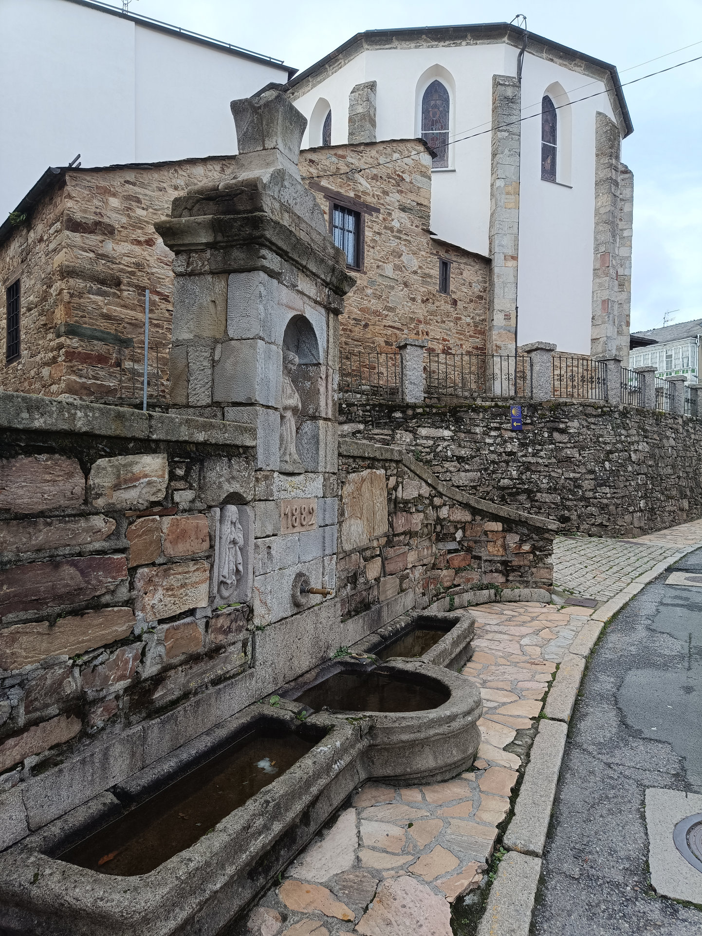 Fonte sacra e Igrexa