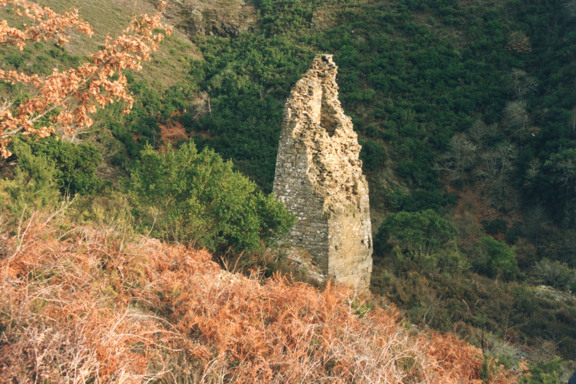 Chimenea da fábrica de chumbo, hoxe xa desaparecida