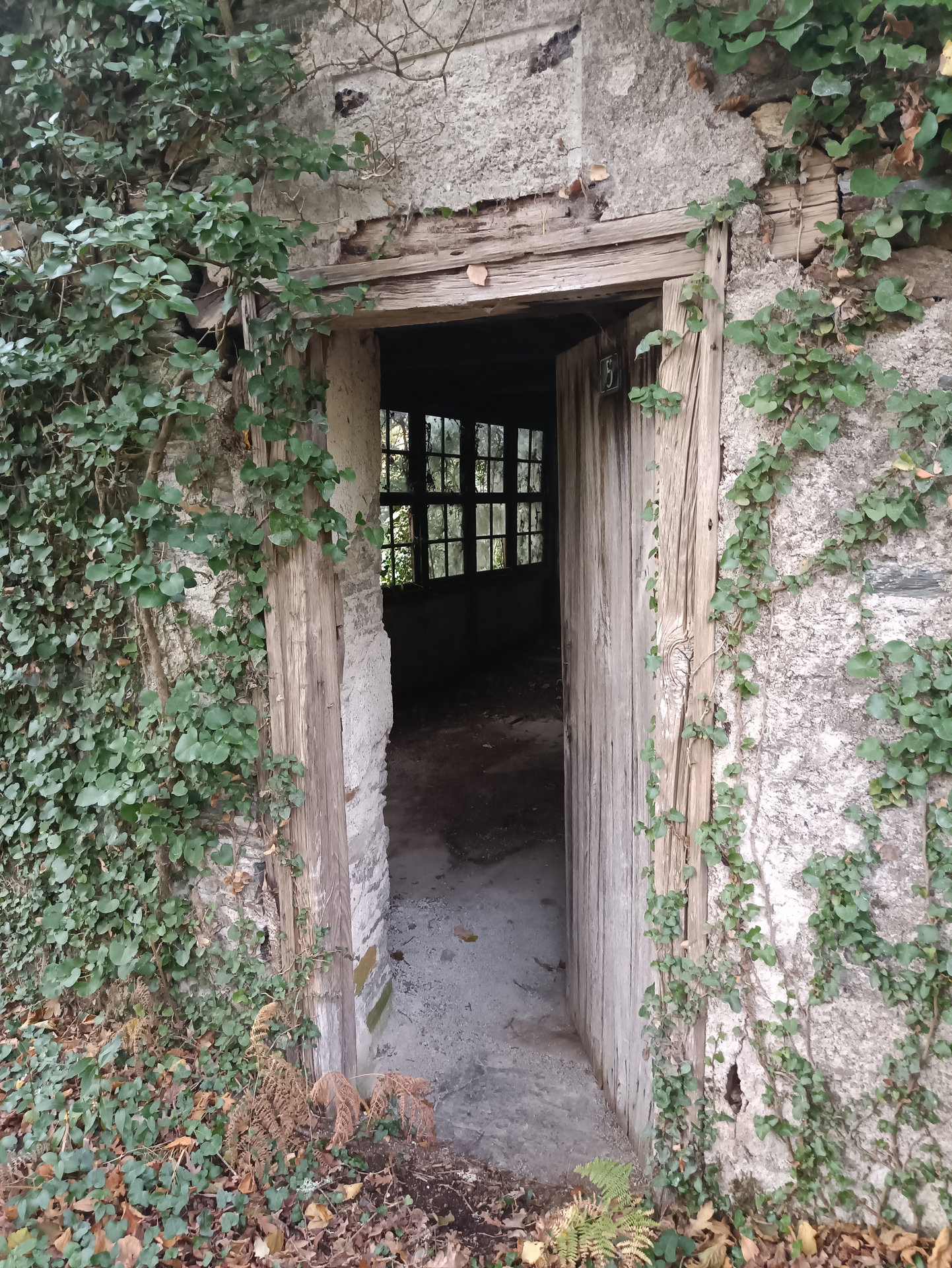 Entrada da escola da Alloquiña