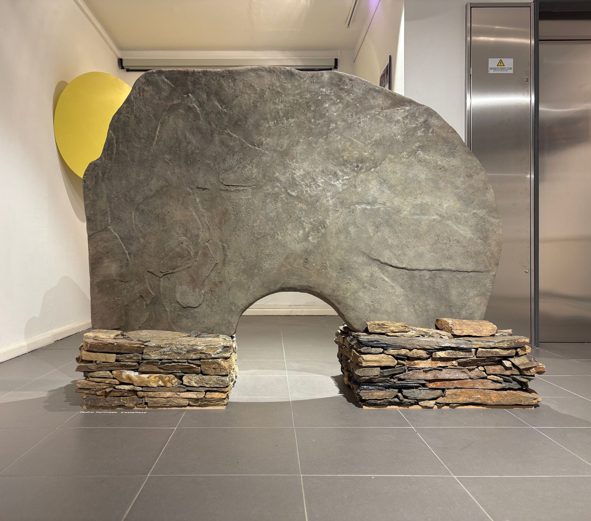 Reprodución da Pedra formosa do castro de Castañoso