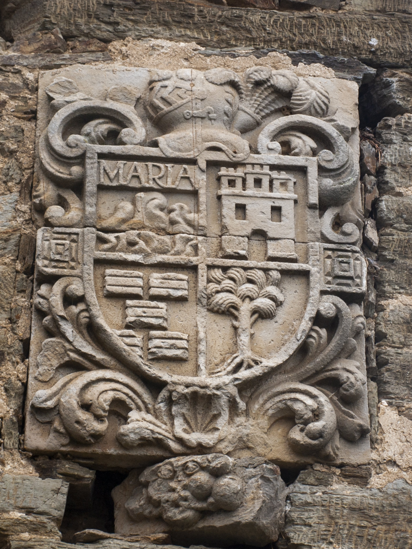 Escudo en Mazaeda